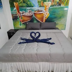 Reggaeinn Phi Phi Don